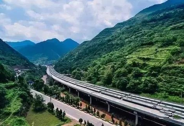 高速公路沿线的供电安全